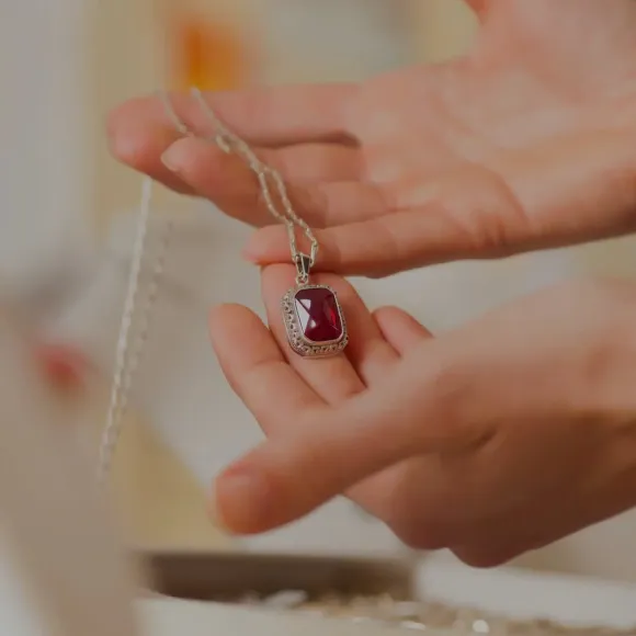 Gia Công Trang Sức Theo Yêu Cầu: Biến Ý Tưởng Độc Đáo Thành Hiện Thực