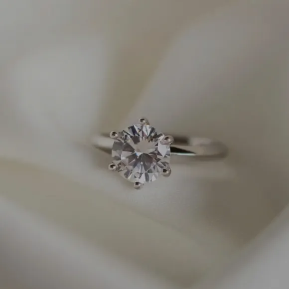 Gia Công Trang Sức Theo Yêu Cầu: Biến Ý Tưởng Độc Đáo Thành Hiện Thực